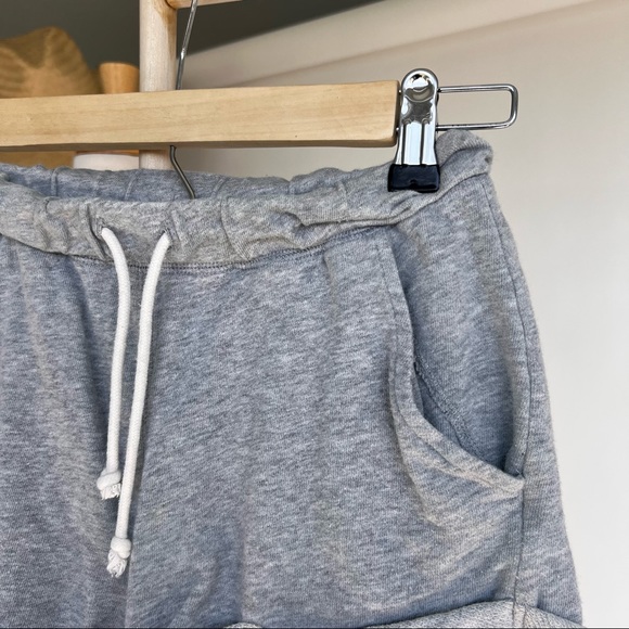 SOLD ❌ HEATHER GREY DRAWSTRING LOUNGE SHORTS - Picture 4 of 4